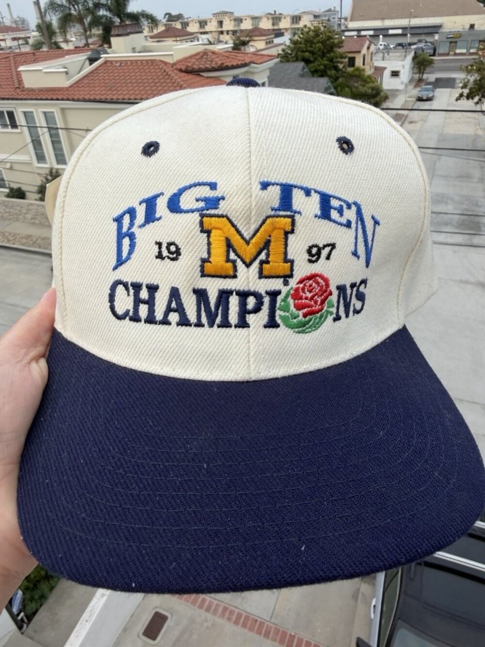 NEW deadstock Vintage 90s Lee Sport Michigan Wolverines champions 1997 retro cap